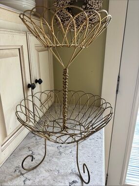 Two-Tier Gold Wire Display Stand